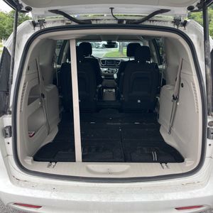 صورة 40 لـ 2023 Chrysler VOYAGER LX