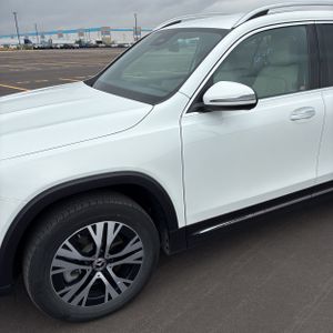 MERCEDES-BENZ GLB - 2