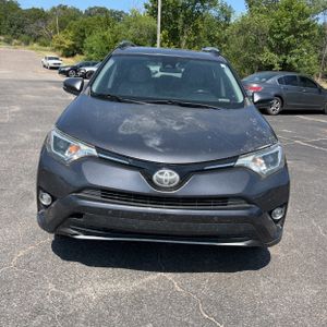 2017 Toyota RAV4 XLE — миниатюра 14