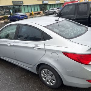 HYUNDAI ACCENT SE - 4