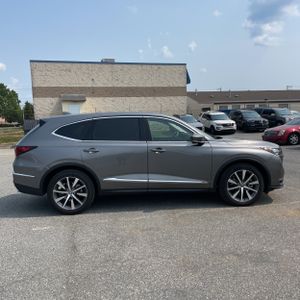 صورة 10 لـ 2025 Acura MDX SH-AWD W/TECH