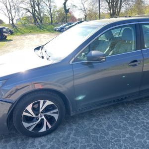 SUBARU LEGACY PREMIUM - 2