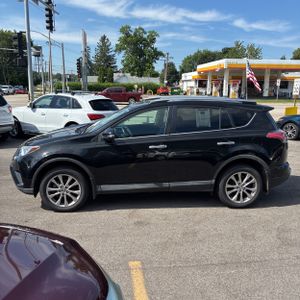 2018 Toyota RAV4 LIMITED photo 3