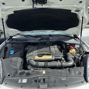 صورة 44 لـ 2016 Porsche CAYENNE BASE