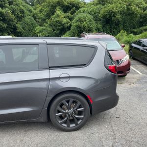 2018 Chrysler PACIFICA TOURING L — фото 6