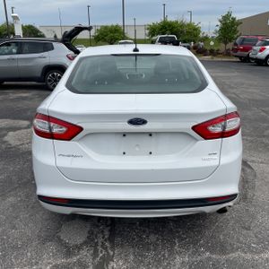 FORD FUSION SE - 6