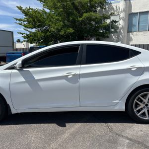 HYUNDAI ELANTRA GLS - 4