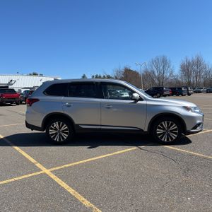 MITSUBISHI OUTLANDER SE - 10