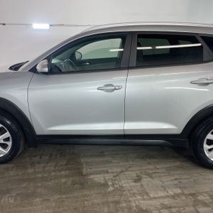 HYUNDAI TUCSON VALUE - 4