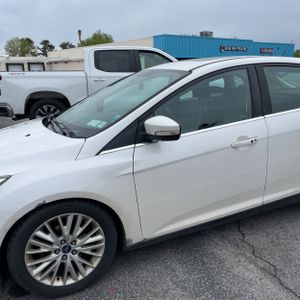 FORD FOCUS TITANIUM - 2