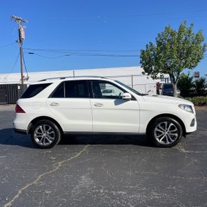 MERCEDES-BENZ GLE - 10