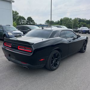 2017 Dodge CHALLENGER SXT PLUS — фото 8