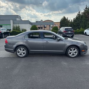 FORD FUSION SE - 10