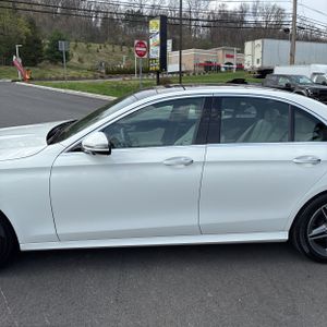 MERCEDES-BENZ E-CLASS - 4