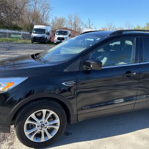 FORD ESCAPE SE - 2