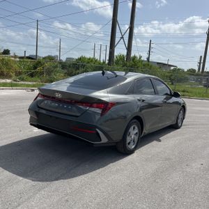 صورة 8 لـ 2024 Hyundai ELANTRA SE
