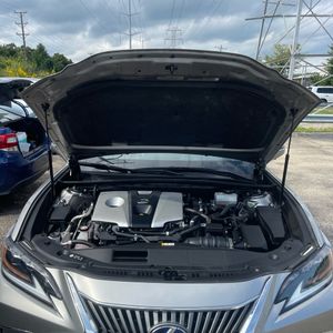 صورة 45 لـ 2019 Lexus ES 300H LUXURY