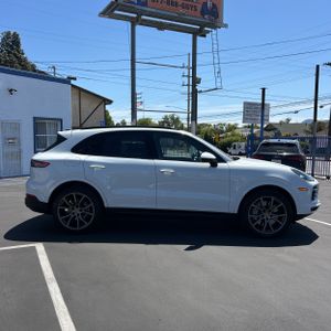 PORSCHE CAYENNE - 10