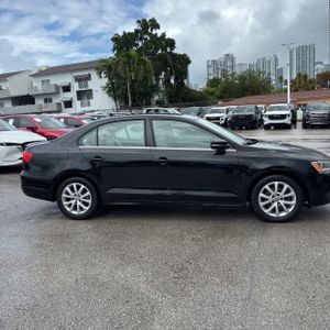 VOLKSWAGEN JETTA SE - 10