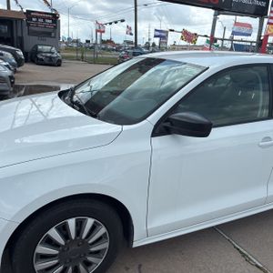 VOLKSWAGEN JETTA S - 2