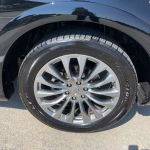 2015 Infiniti QX80 BASE thumbnail 20