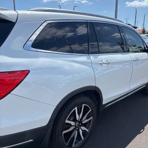 HONDA PILOT TOURING W/REAR CAPTAIN'S CHAIRS - 9