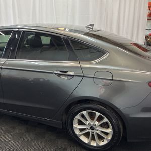 FORD FUSION SE - 6