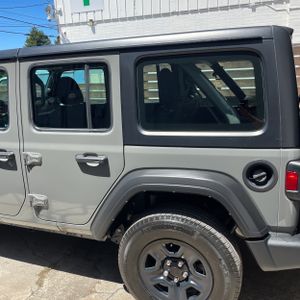 صورة 6 لـ 2022 JEEP WRANGLER UNLIMITED SPORT