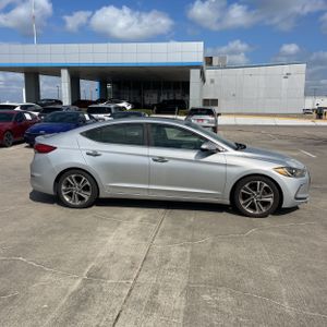 صورة 10 لـ 2017 Hyundai ELANTRA LIMITED