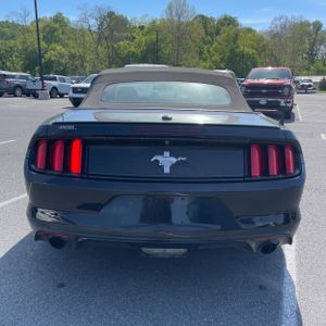 FORD MUSTANG V6 - 7