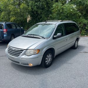 صورة 1 لـ 2005 Chrysler TOWN & COUNTRY LIMITED