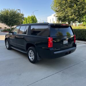 CHEVROLET SUBURBAN LS - 5