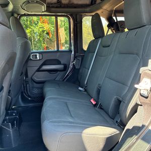 صورة 34 لـ 2018 JEEP WRANGLER UNLIMITED SAHARA