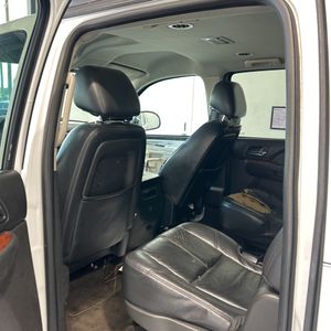 2014 Chevrolet SUBURBAN LT — миниатюра 31