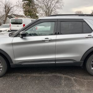 FORD EXPLORER XLT - 4