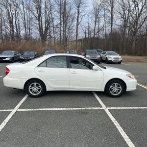 Toyota Camry LE - 10