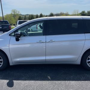 CHRYSLER PACIFICA TOURING L - 3