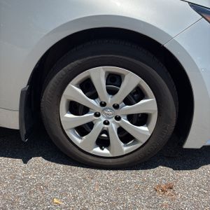 2025 Toyota COROLLA LE 缩略图 18