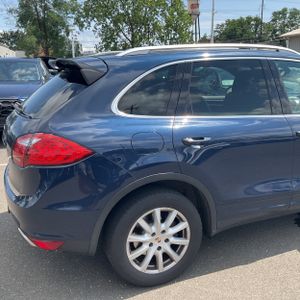 2013 Porsche CAYENNE photo 9