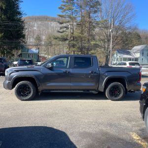 TOYOTA TUNDRA - 3