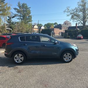 KIA SPORTAGE LX - 10