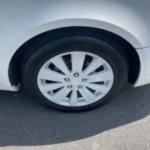 2010 Hyundai SONATA LIMITED thumbnail 20