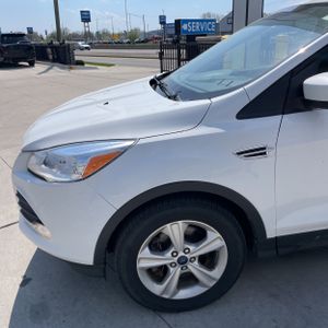 FORD ESCAPE SE - 2