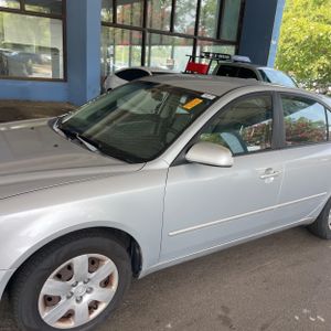 2010 Hyundai SONATA GLS 照片 2