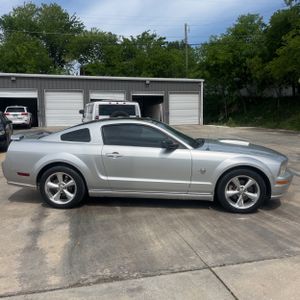 FORD MUSTANG GT DELUXE - 10