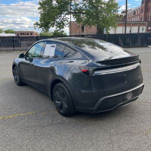 TESLA MODEL Y LONG RANGE - 4