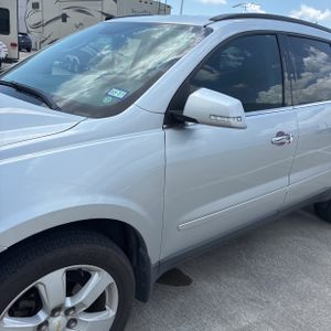 2017 Chevrolet TRAVERSE LT 照片 2