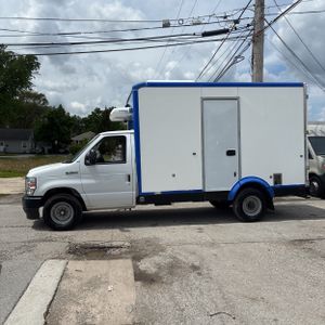FORD E-350 CUTAWAY - 3