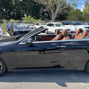 MERCEDES-BENZ E-CLASS - 4