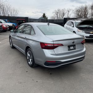 VOLKSWAGEN JETTA SE - 5